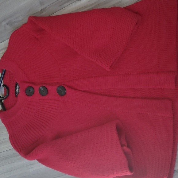 Kenneth Cole red Cardigan with buttons! - Picture 7 of 7